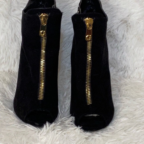 Black Open Toed Booties - Picture 5 of 5